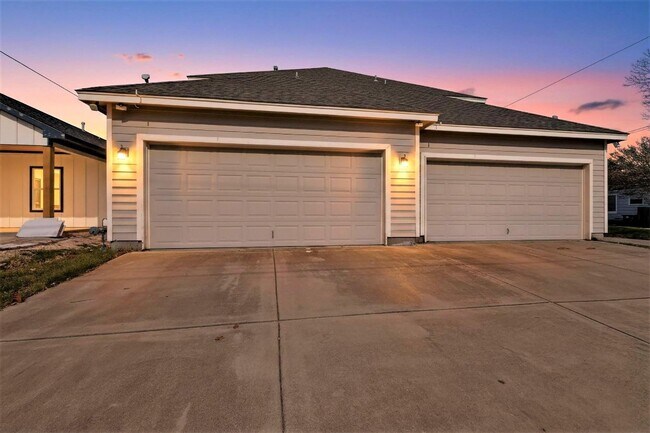 Building Photo - 4801-4803 Birchman Avenue, Fort Worth, Texas 76107