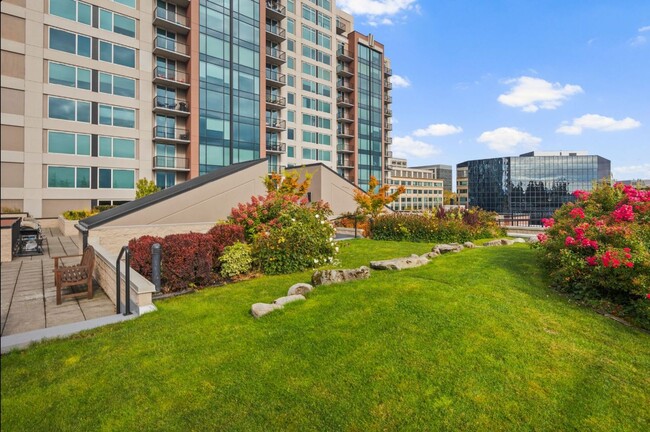 Building Photo - Luxurious Urban Bellevue Living