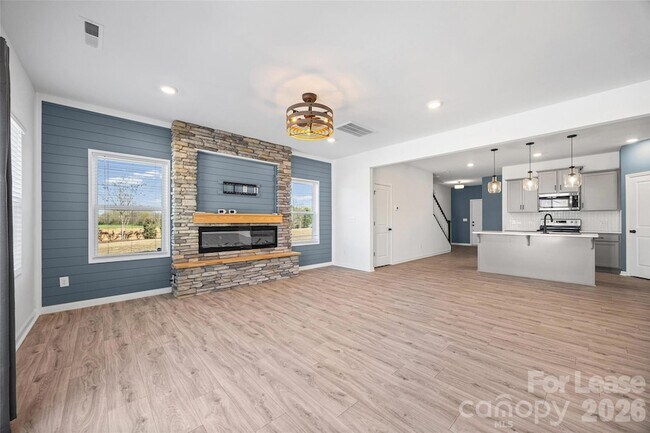 Building Photo - 512 Station St