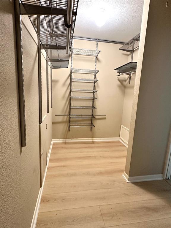 Building Photo - 9006 Balcones Club Dr