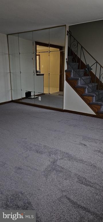 Building Photo - 435 N Springfield Rd