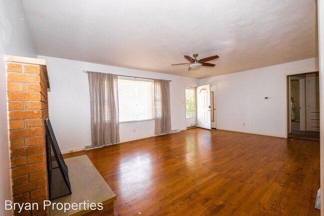 Building Photo - 3 br, 2 bath House - 2825 S. Stewart Ave