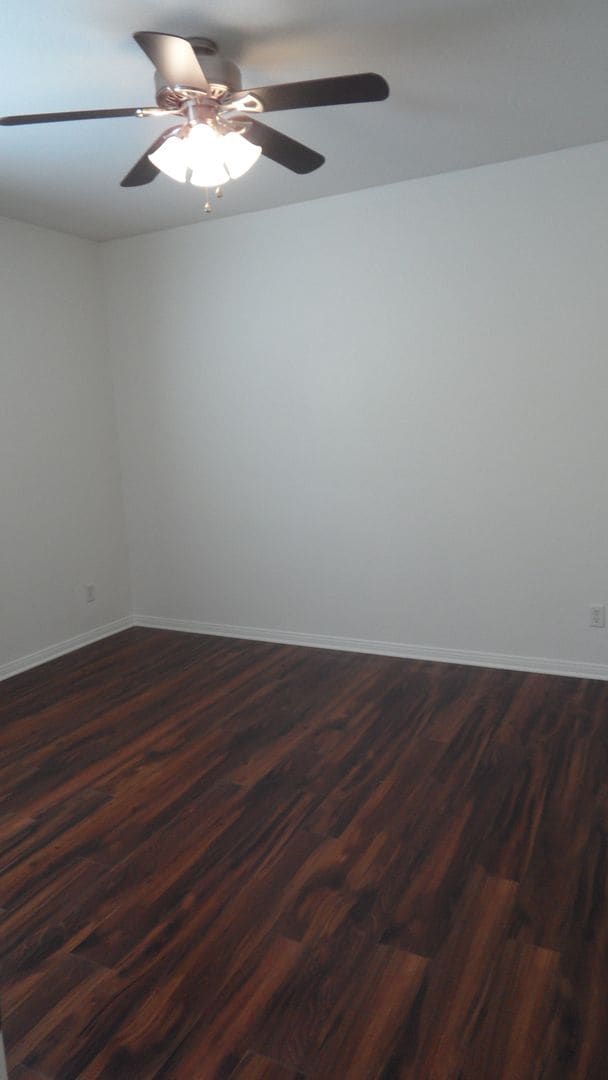 Building Photo - 3BR 2.5 BA 2 Story Home with 2 Car Garage