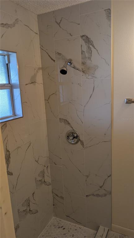 Building Photo - 408 Lexington Dr