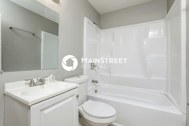 Building Photo - 3 Bedroom Pet-Friendly Home in ORLANDO, FL with Main Street Renewal