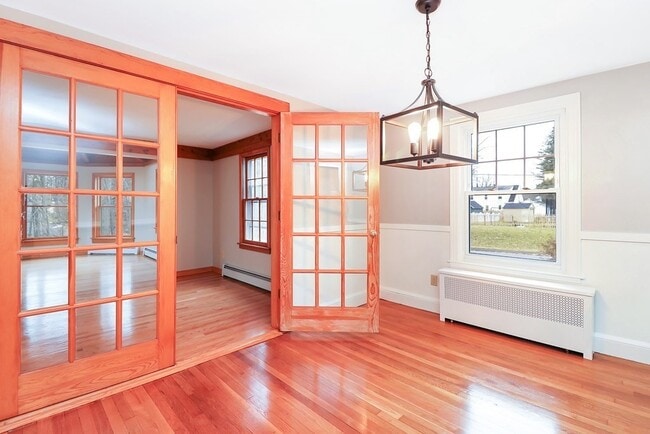 Building Photo - 142 Elmwood Ave