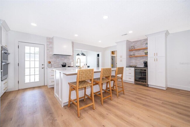 Building Photo - 2426 Whitehall Cir