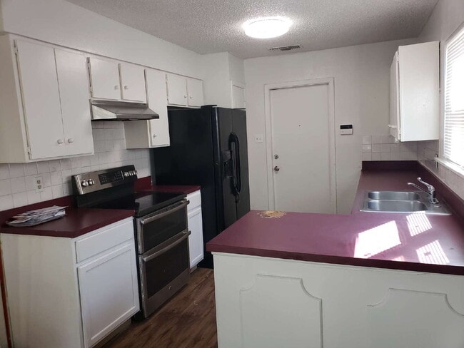 Building Photo - 5239 Woodbrook-