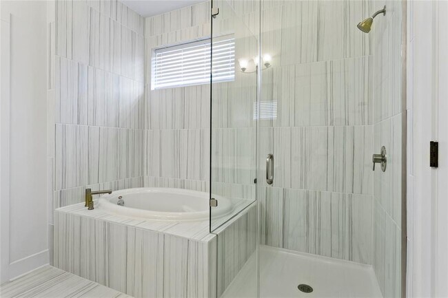 Building Photo - 9109 Moonstone Dr