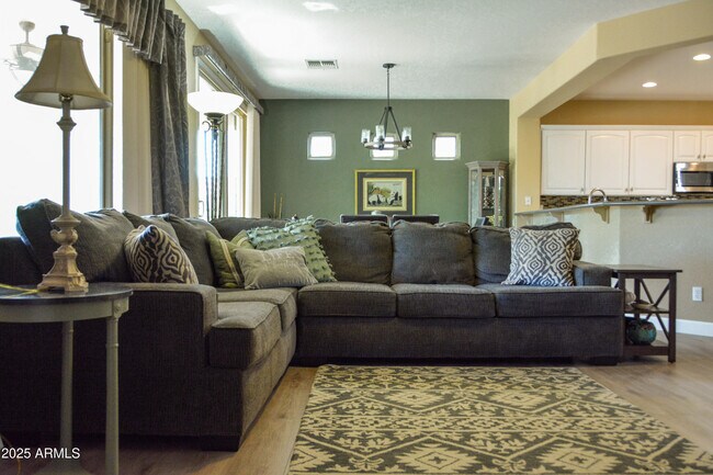 Building Photo - 13436 W La Vina Dr