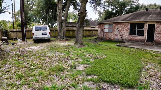 Building Photo - 13624 Sableglen Dr