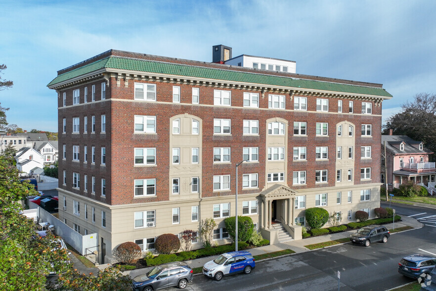 Primary Photo - 175 Ocean St