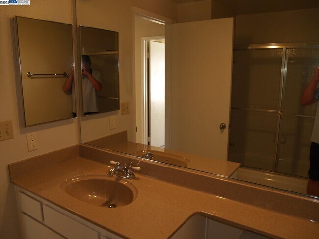 Building Photo - 515 Rolling Hills Ln