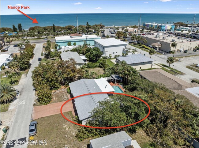 Building Photo - 121 3rd Ave