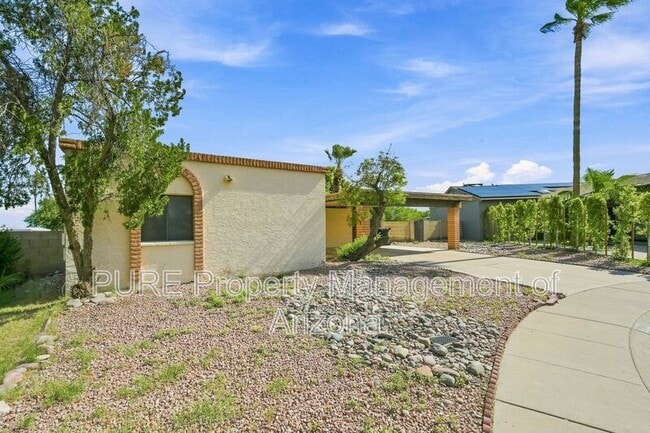 Building Photo - 2604 W Ellis Dr