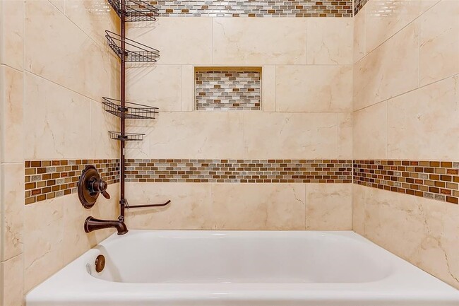 Building Photo - 7350 Kirby Dr