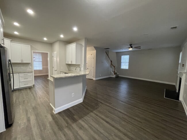 Building Photo - 9305 S Moreto Cir