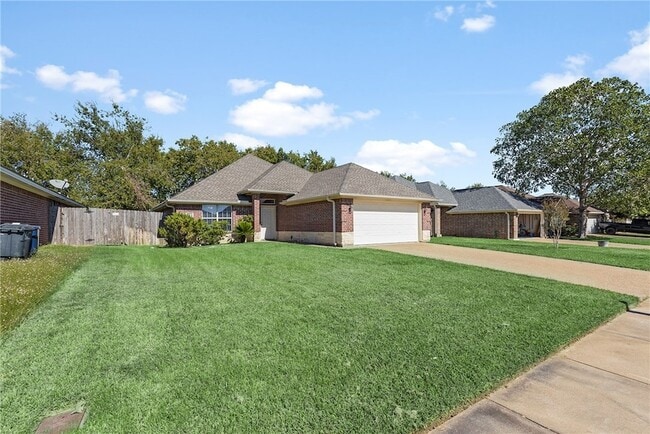 Building Photo - 3511 Farah Dr