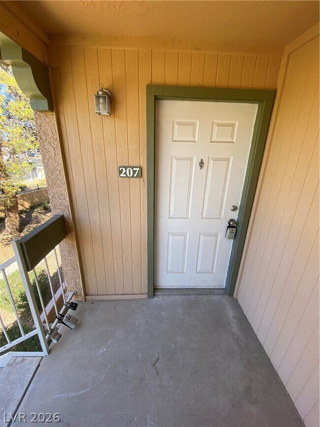 Building Photo - 5174 S Jones Blvd