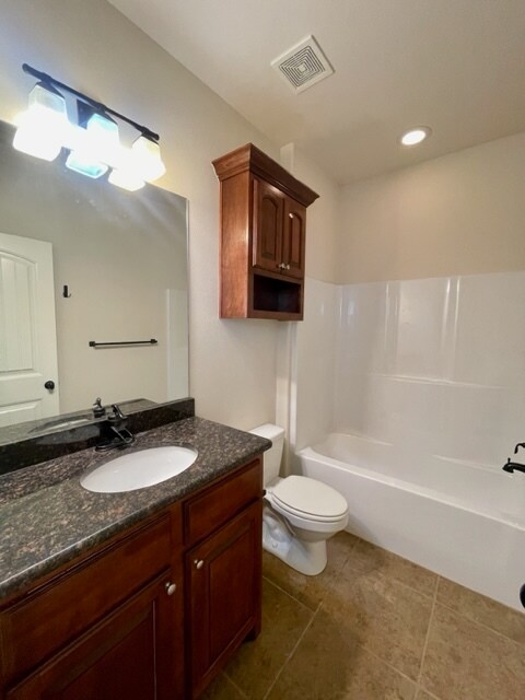 Building Photo - 4502 SW Swinton Dr
