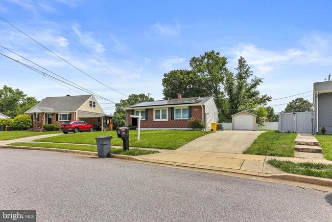 Building Photo - 1205 Whitman Dr