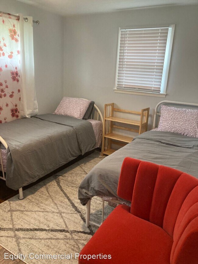 Building Photo - 4 br, 2 bath House - 800 N. Elam