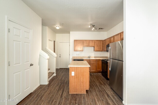 Building Photo - 1718 W Colter St