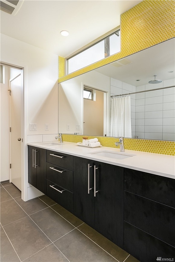 Building Photo - 5201 Phinney Ave N