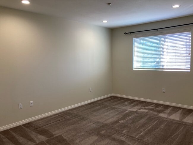 Building Photo - 10201 Mountair Ave