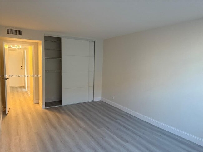 Building Photo - 250 174th St