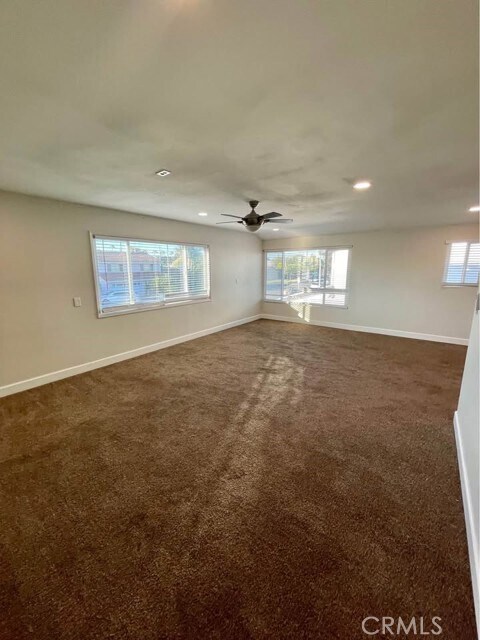 Building Photo - 1666 W Chanticleer Rd