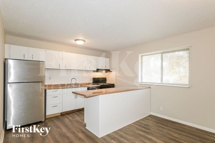Building Photo - 2288 Kingsford Dr