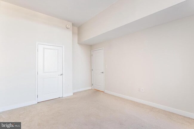 Building Photo - 155 Potomac Passage