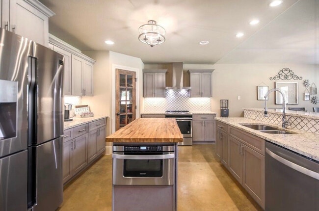 Building Photo - 108 Quail Run