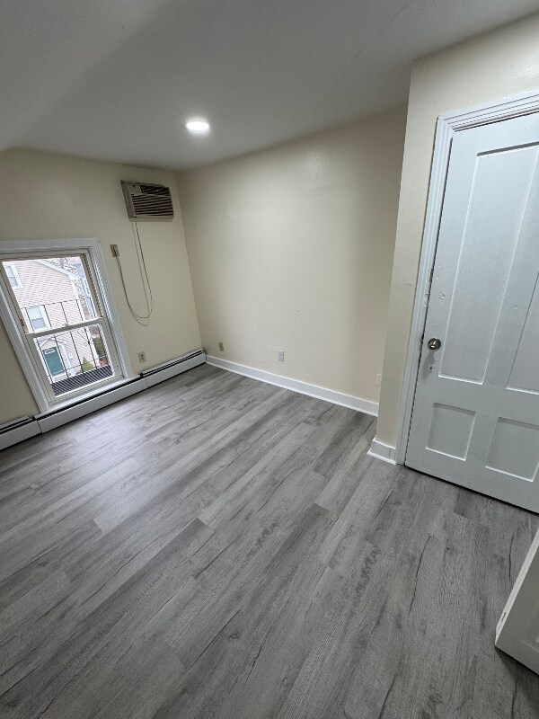 Building Photo - 19 Gooding St