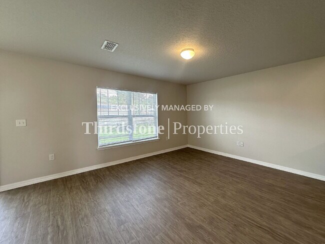 Building Photo - 37 Wood Amber Ln