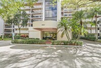 Building Photo - 6620 Boca Del Mar Dr