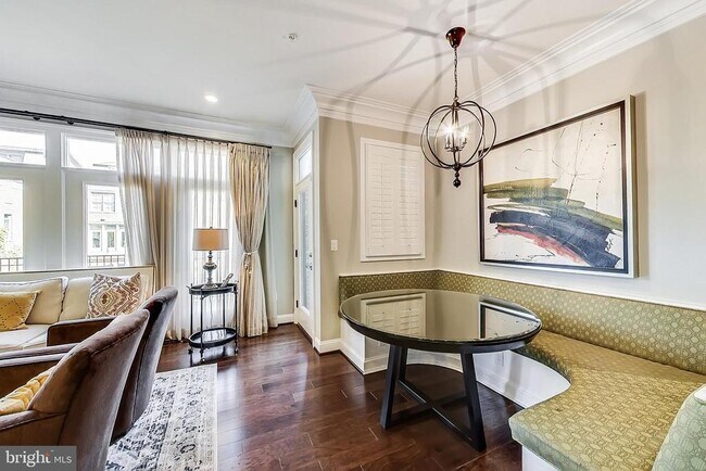 Building Photo - 10821 Symphony Park Dr