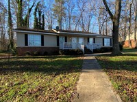 Building Photo - 2 Bedroom 1 Bathroom Duplex in Winterville!