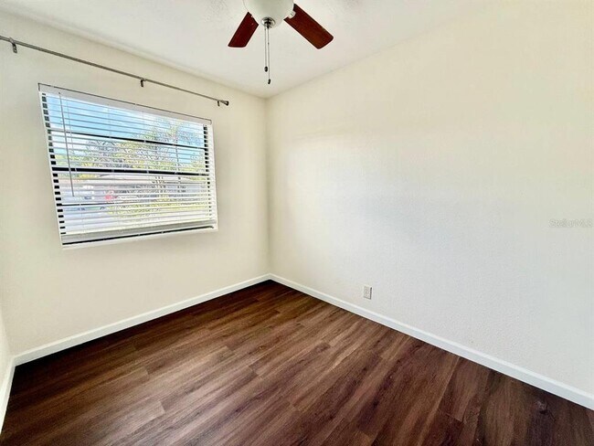 Building Photo - 4109 W Wallace Ave