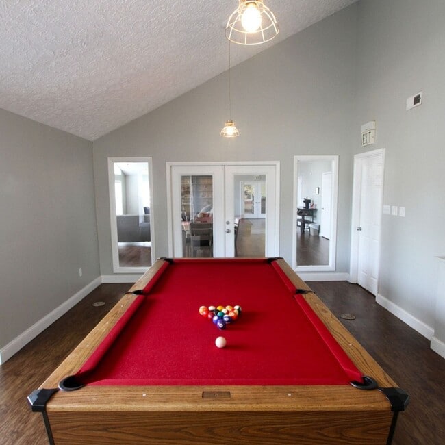 Building Photo - Huge two bedroom, two bathroom apartment!