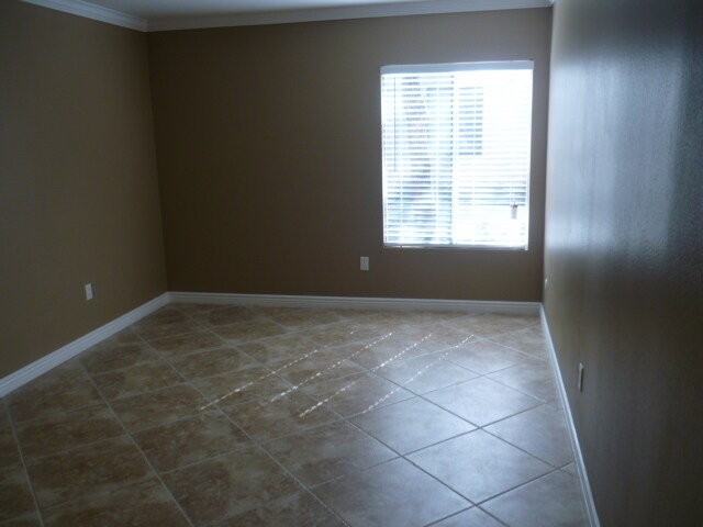 Building Photo - 18350 Hatteras St