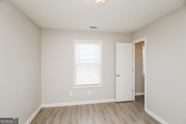 Building Photo - 8162 Brookbend Dr