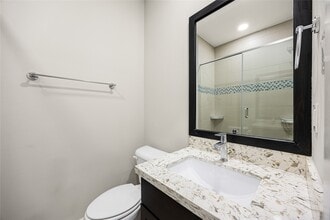 Building Photo - 707 Schwartz St