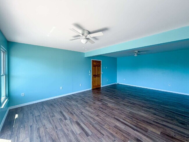 Building Photo - RENT THIS CANAL FRONT HOME WITH ZERO DEPOSIT DOWN