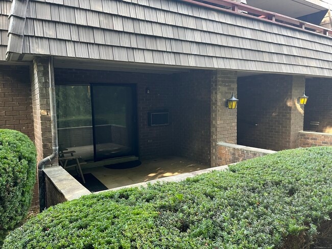 Building Photo - 64 Oxbow Dr