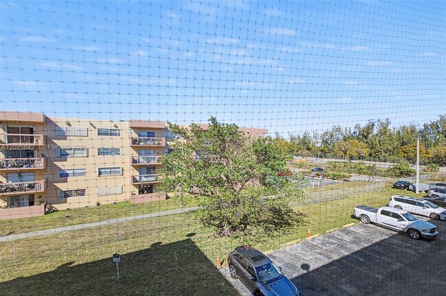 Building Photo - 399 NW 72nd Ave