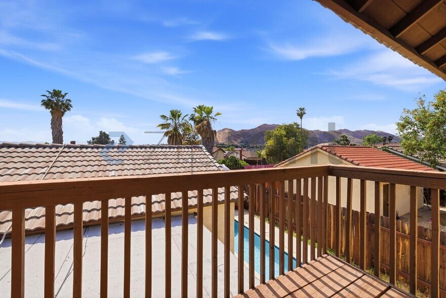 Building Photo - 23913 Parkland Ave