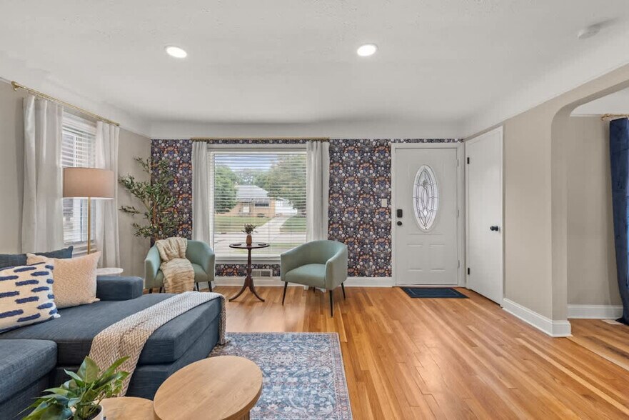 Building Photo - 6536 Lawnwood Ave