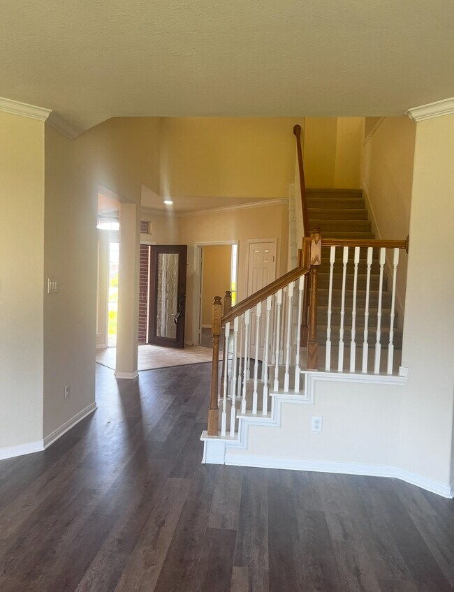 Building Photo - 8411 Spotslyvania Ln